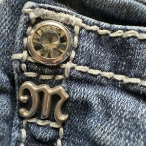 Miss Me Embellished Rhinestone Jeans BKE Women's Size 27 Signature Denim